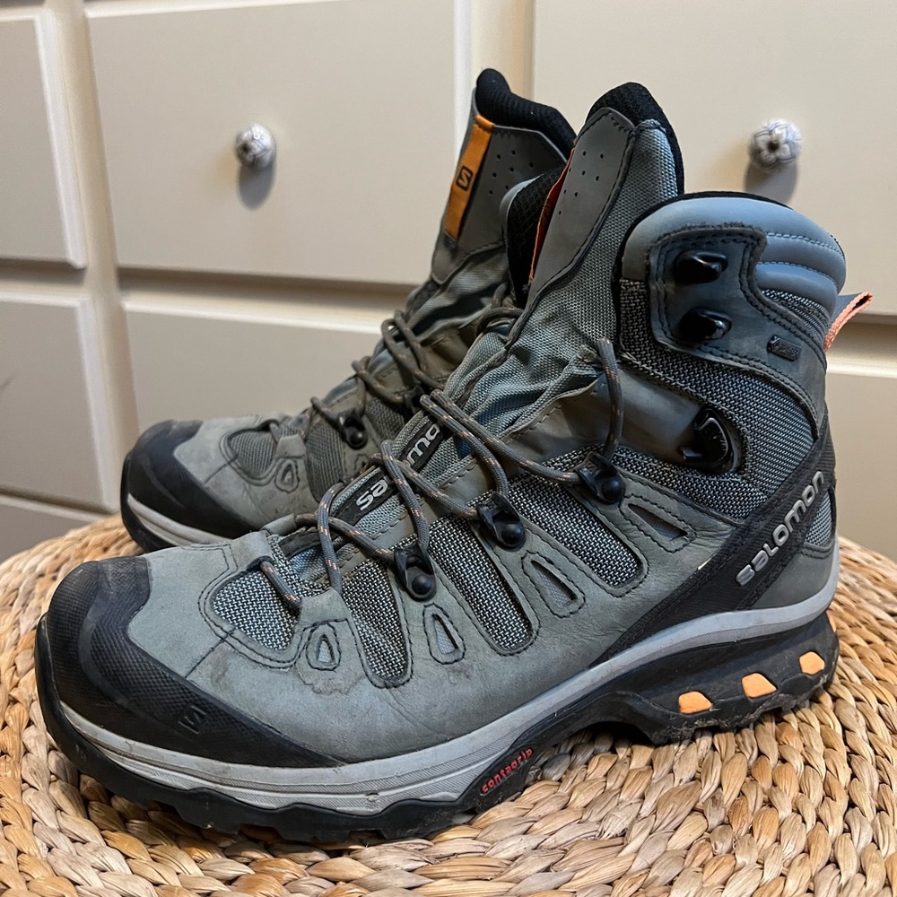 Women’s Salomon Quest Hiking Boots, light blue/gray